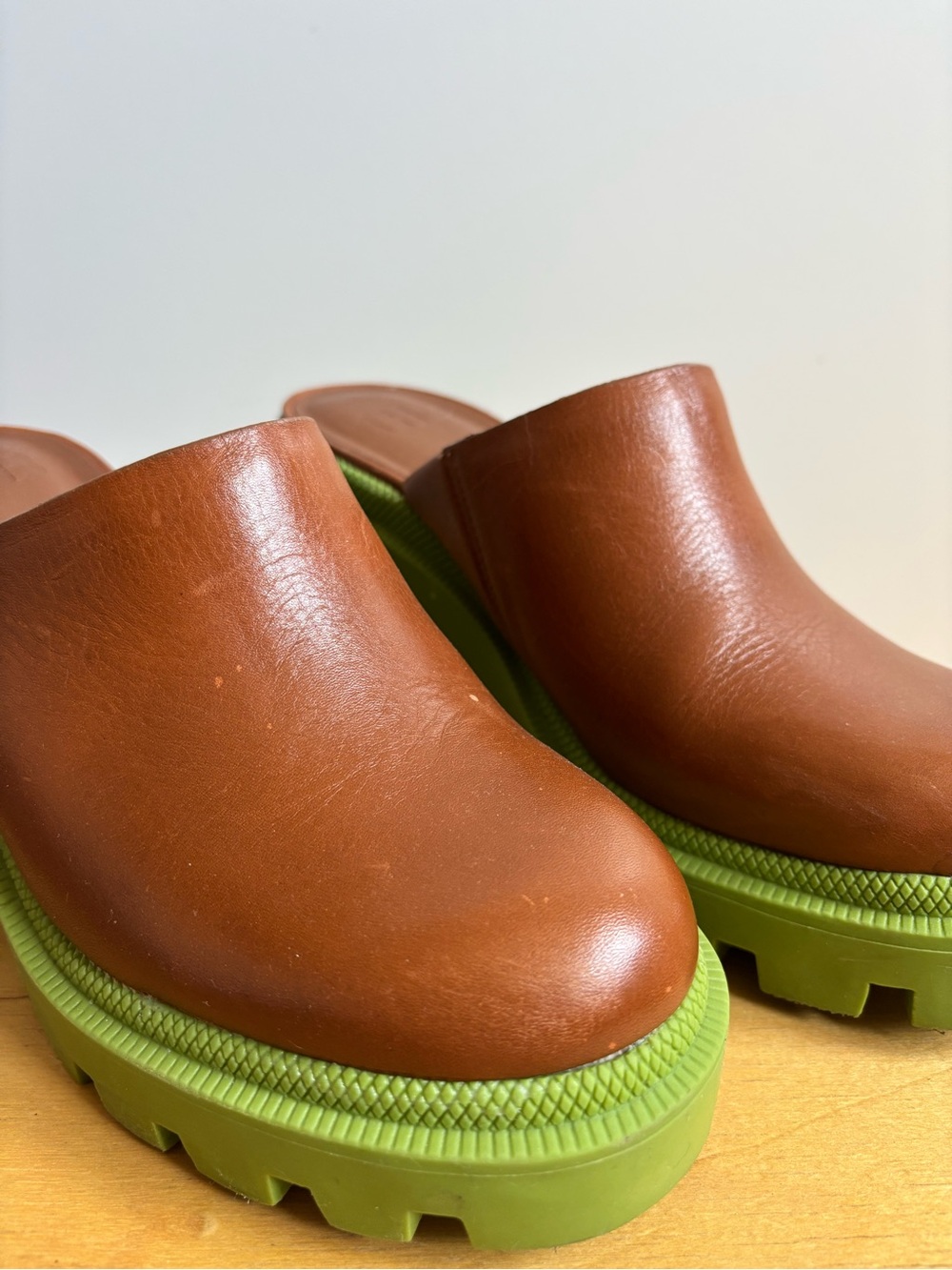 Gianni Bini End-game Leather Platform Mules with Green Rubber Lug Sole - Picture 2 of 5